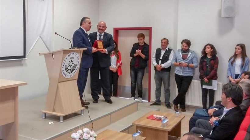 Fidan, memleketindeki üniversite öğrencilerine konferans verdi  