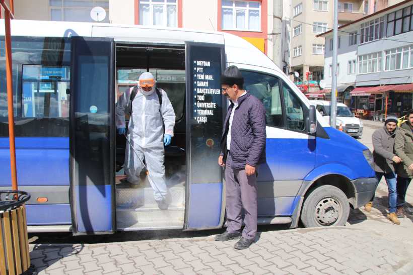 GEREDE’DE BELEDİYE EKİPLERİ DEZENFEKTE ÇALIŞMALARINA DEVAM EDİYOR